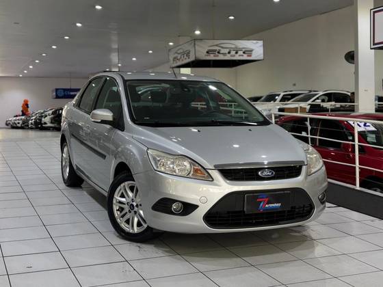 FORD FOCUS 2.0 GLX 16V FLEX 4P AUTOMÁTICO